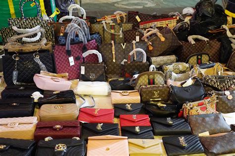 where to buy fake clothes in new york|knock off purses nyc.